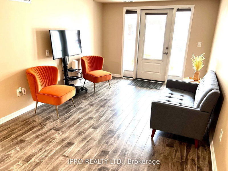 101 - 60 Baycliffe Cres, Brampton, L1P 1W7 | Image 3