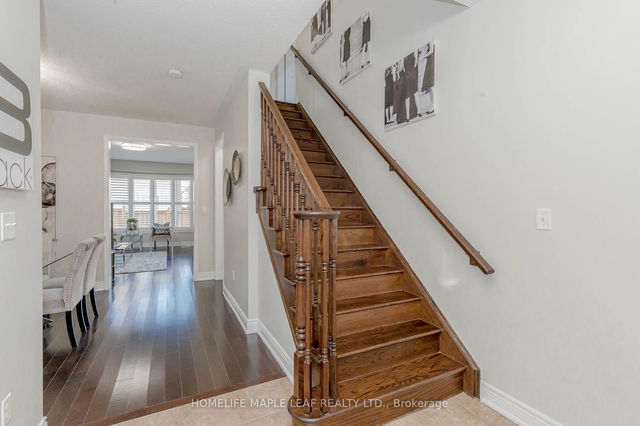 42 Lesabre Crescent