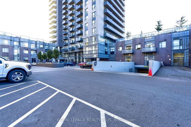 307 - 8 Nahani Way