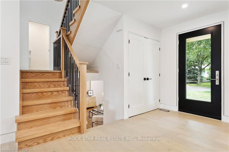 5135 Mulberry Dr, Burlington, L7L 3P5 | Image 3