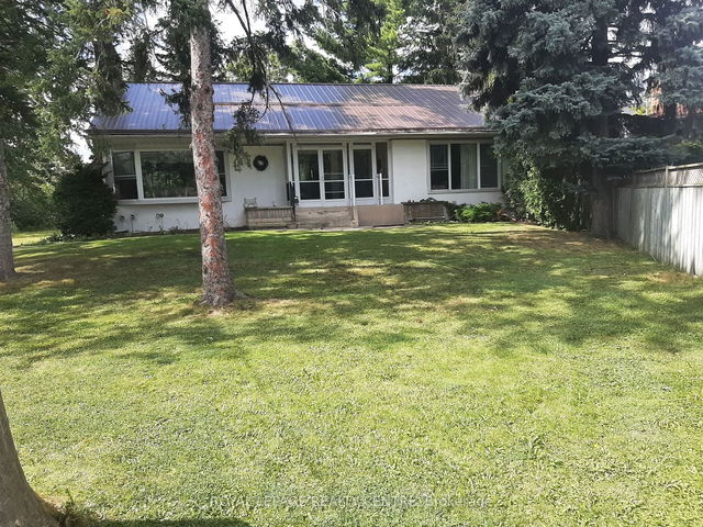 2572 Sharon Crescent