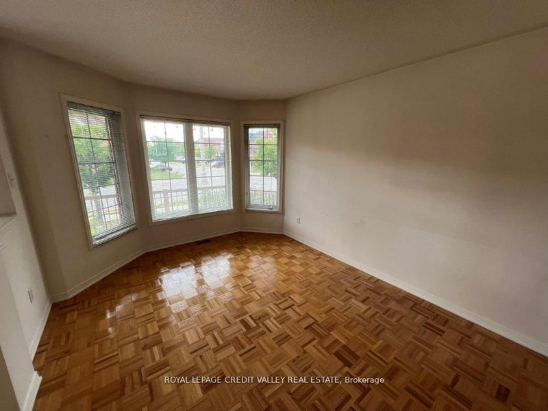 44 Australia Dr, Brampton, L6R 3E8 | Image 2