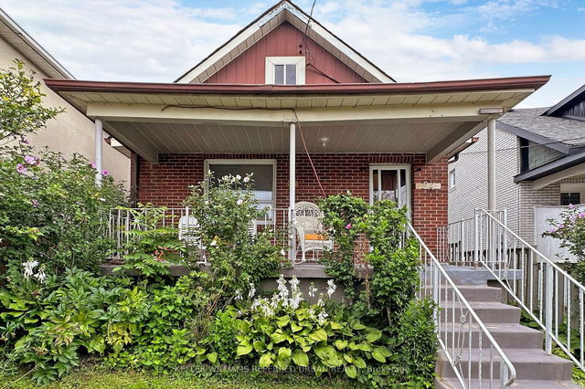 24 Kenora Crescent