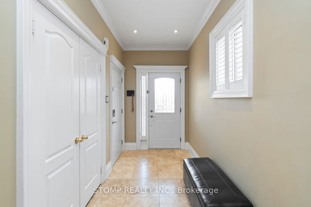 859 Mays Crescent
