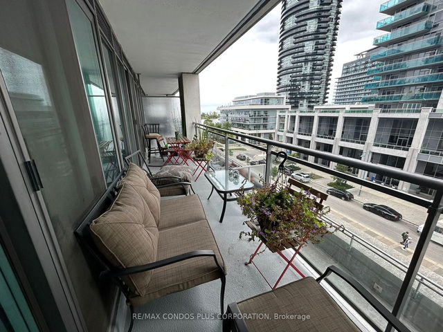 601 - 2121 Lakeshore Boulevard