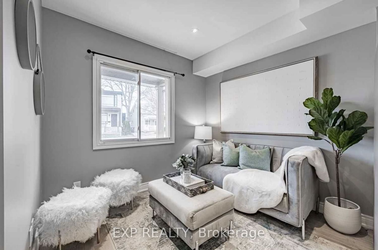 Semi-Detached House sold at 29 Bernice Crescent, Toronto, Rockcliffe-Smythe, M6N 1W7 - MLS: W7011962