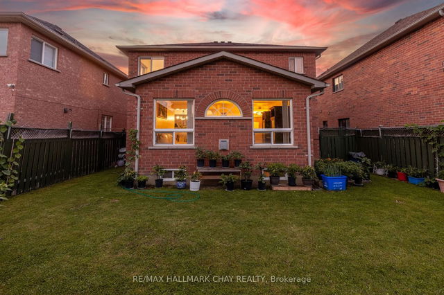 6 Whitehouse Crescent