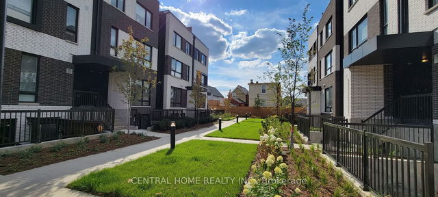TH28 - 20 Ed Clark Gardens Boulevard