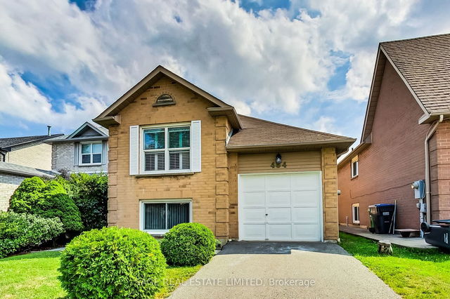484 Luzon Crescent