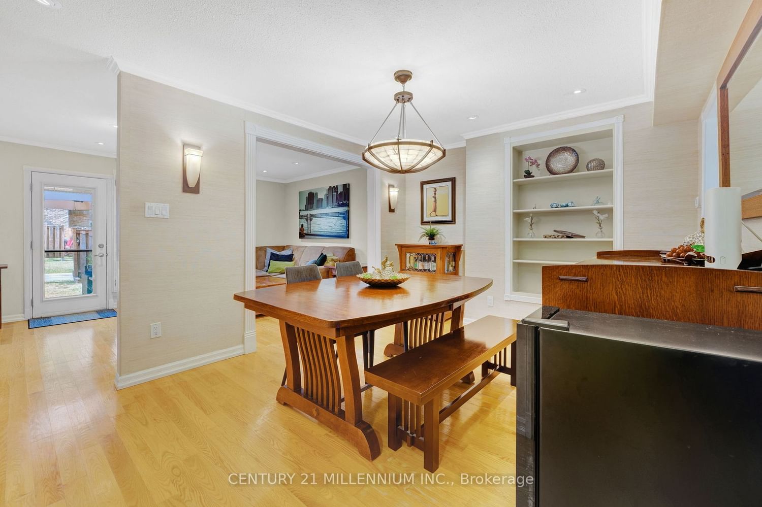 Listing Image 7