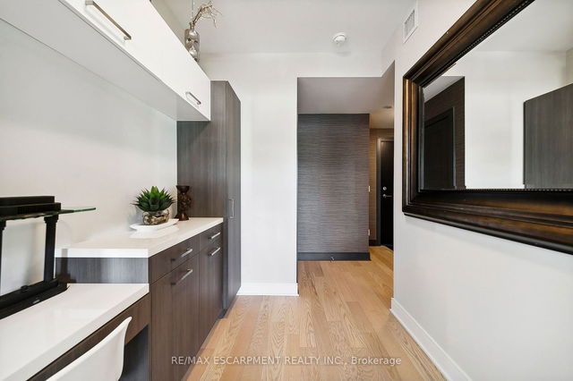 227 - 1575 Lakeshore Road