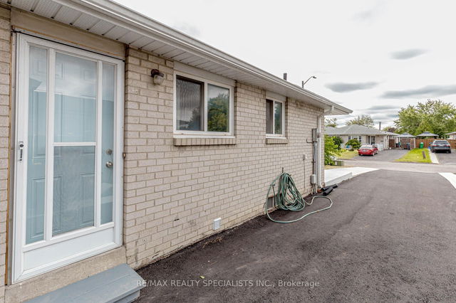 Lower - 67 Greenwood Crescent