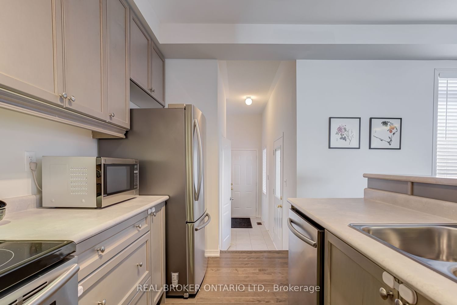 Listing Image 13