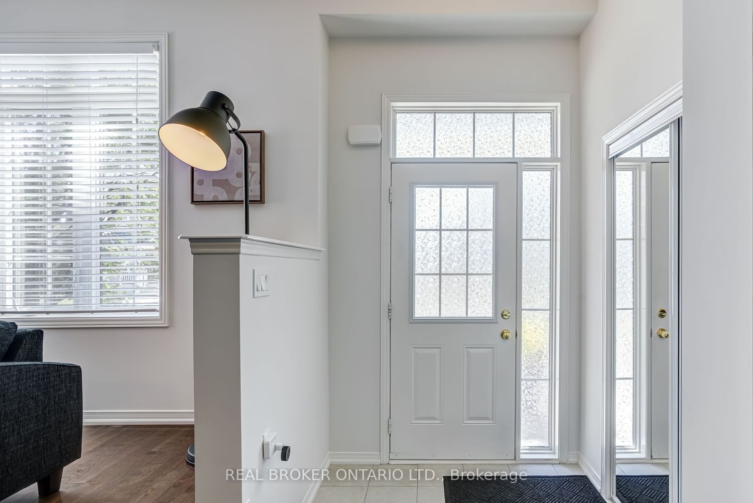 Listing Image 4