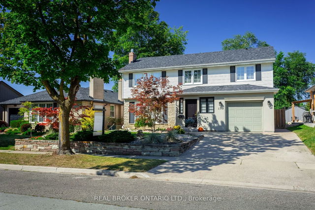 13 Kingsview Boulevard