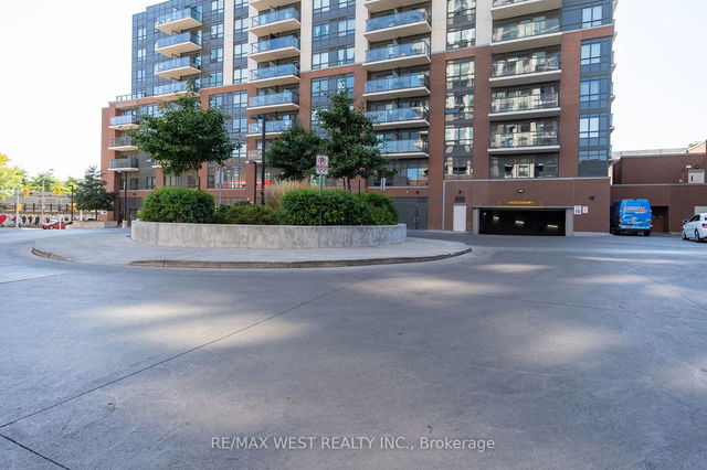 2110 - 1420 Dupont Street