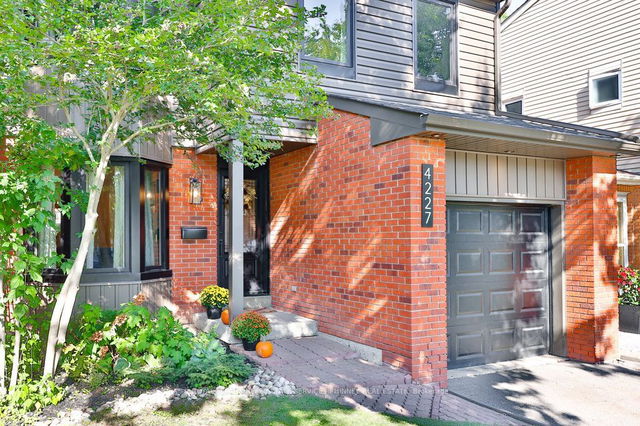 4227 Martlen Crescent