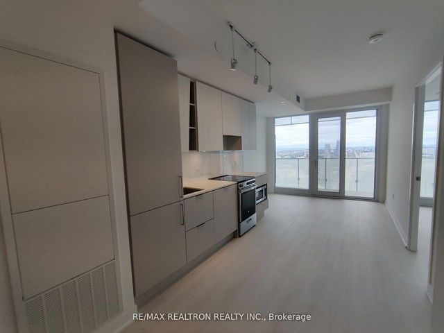 4011 - 3900 Confederation Parkway