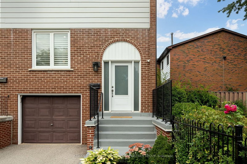 10 - 2445 Homelands Dr, Mississauga, L5K 2C6 | Image 3