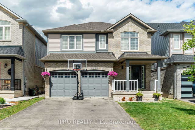 1076 Easterbrook Crescent