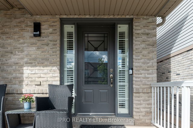 1076 Easterbrook Crescent