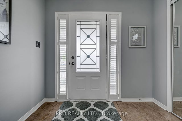 1076 Easterbrook Crescent