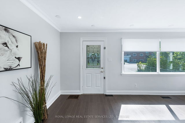 98 Delroy Drive
