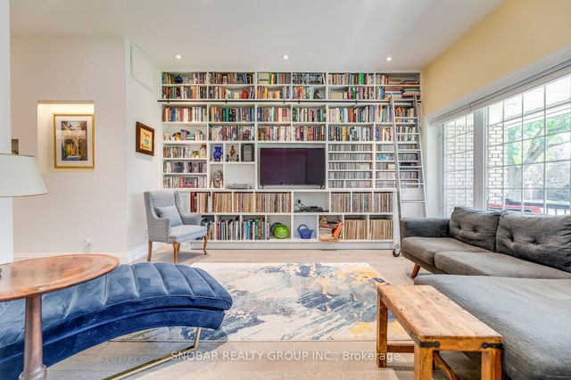 89 Sun Row Drive