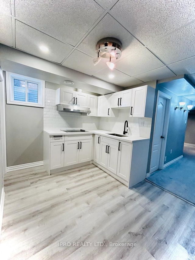 Bsmt - 2338 Proudfoot Trail