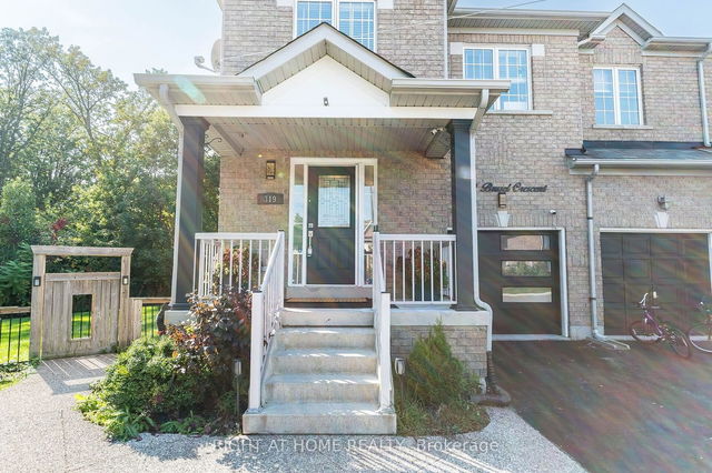319 Bussel Crescent