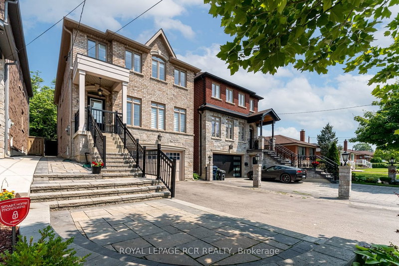 100 Falstaff Ave, Toronto, M6L 2E4 | Image 2