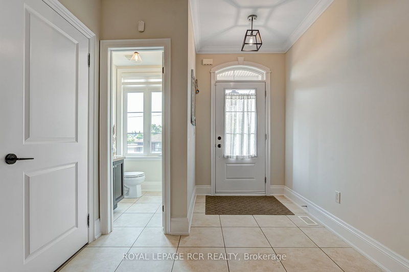 100 Falstaff Ave, Toronto, M6L 2E4 | Image 3