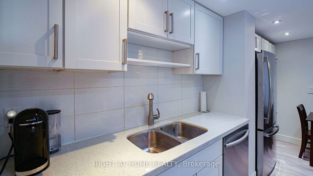 705 - 812 Burnhamthorpe Road