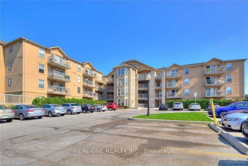 212 - 1460 Bishops Gate, Oakville, L6M 4N5 | Image 2