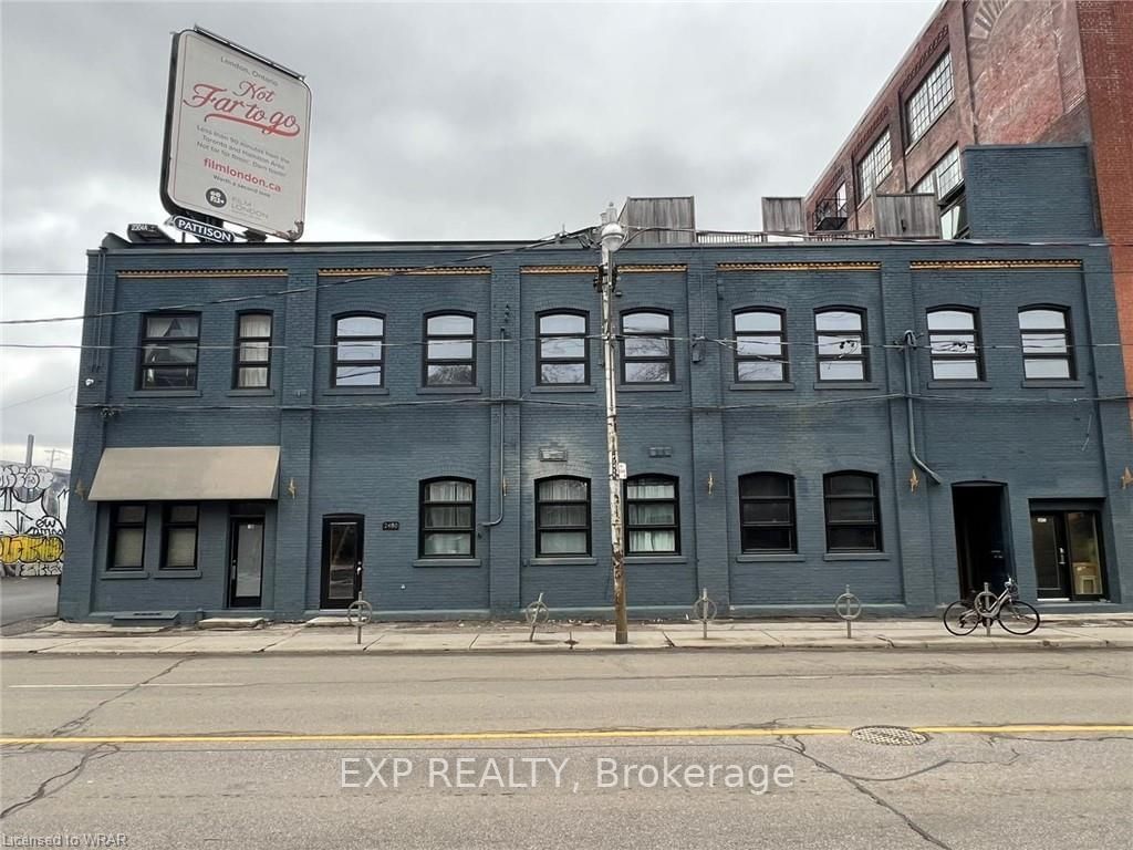 Investment sold at 2480 Dundas Street, Toronto, High Park North, M6P 1W9 - MLS: W7030050