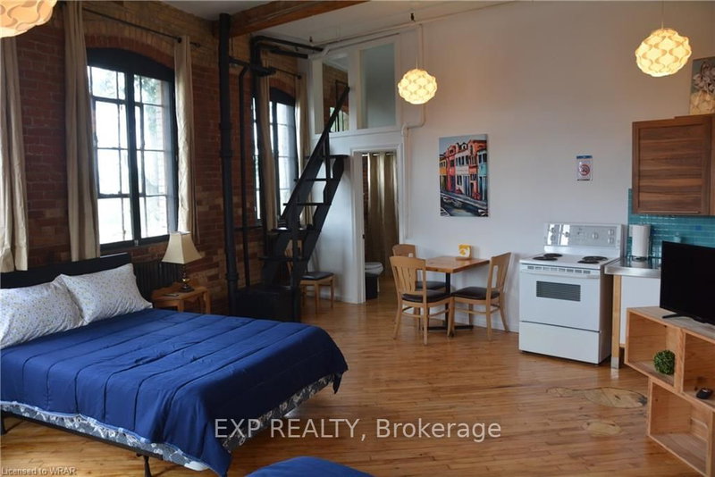 2480 Dundas St W, Toronto, M6P 1W9 | Image 2