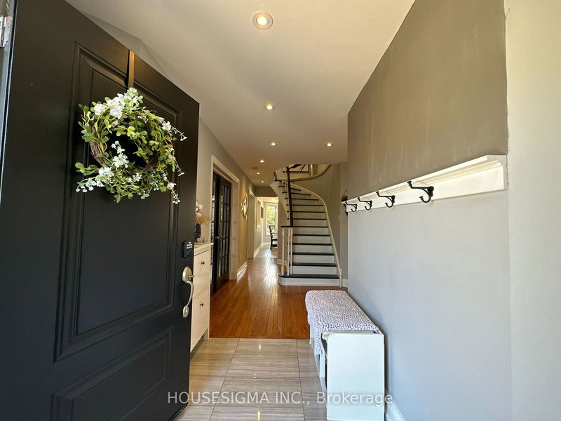 292 Lisa Marie Dr, Orangeville, L9W 4P4 | Image 2