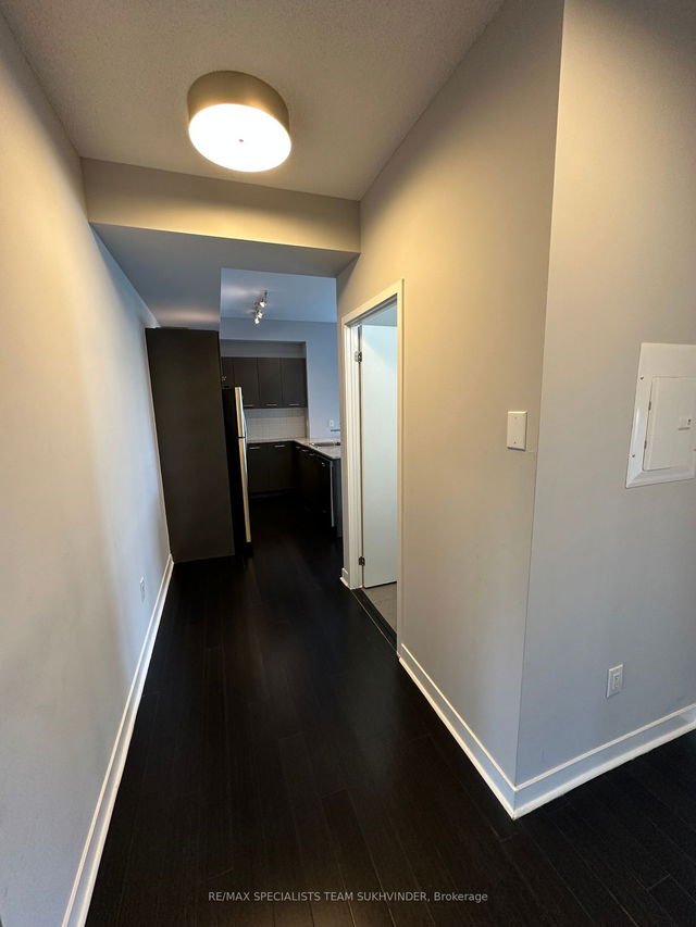 711 - 360 Square One Drive