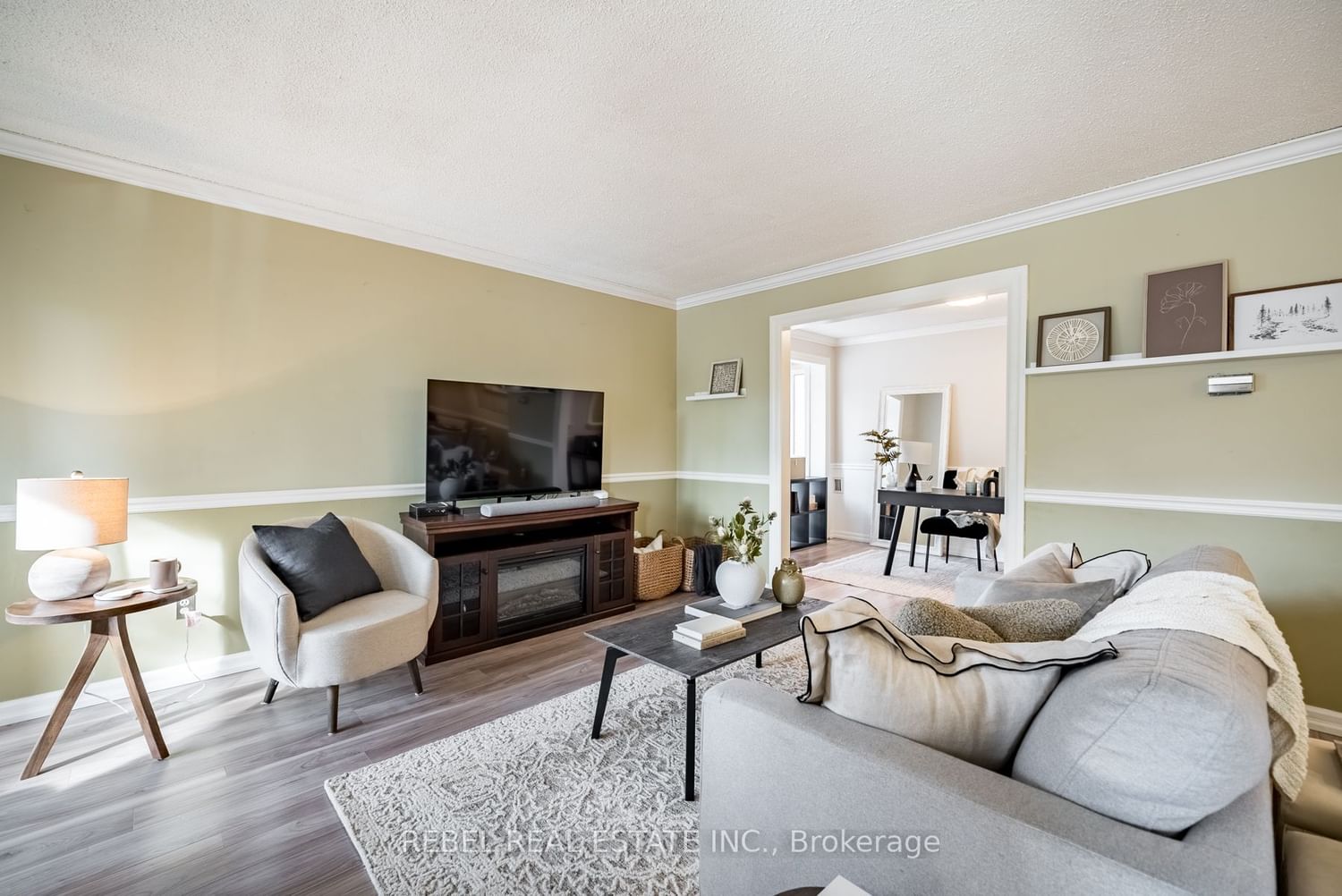 Listing Image 7