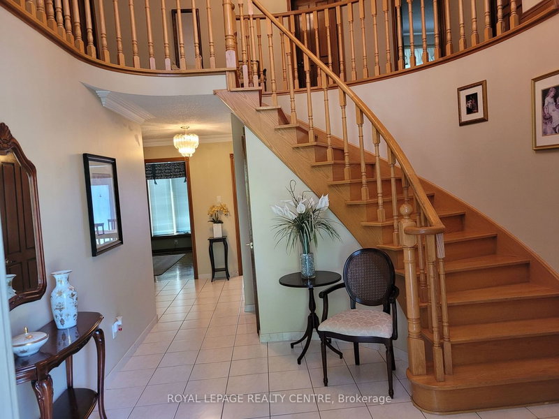 1469 Brentano Blvd, Mississauga, L4X 1A2 | Image 3