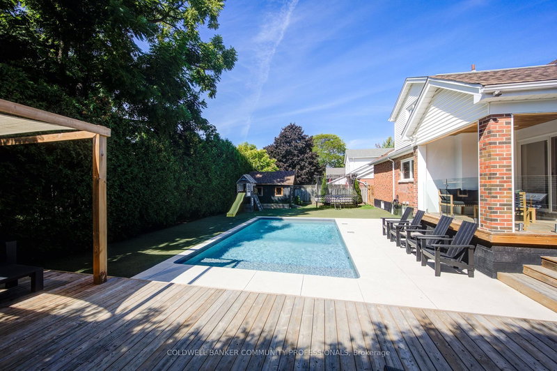 912 Boothman Ave, Burlington, L7T 1P4 | Image 2