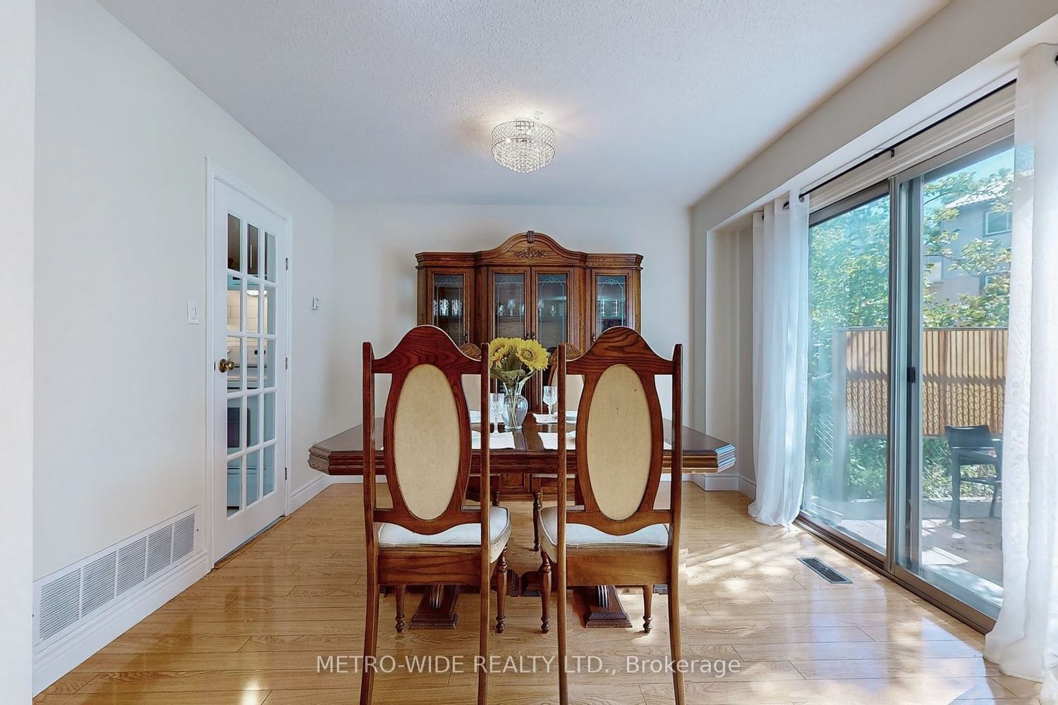 Listing Image 7