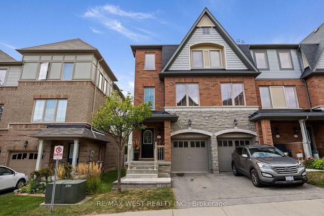 26 - 26 CEDAR LAKE Crescent