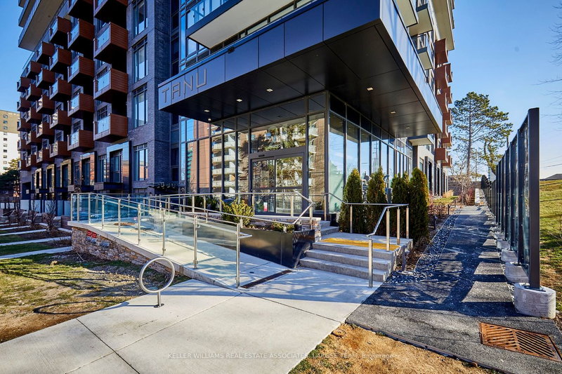 811 - 21 Park St E, Mississauga, L5G 1L7 | Image 2