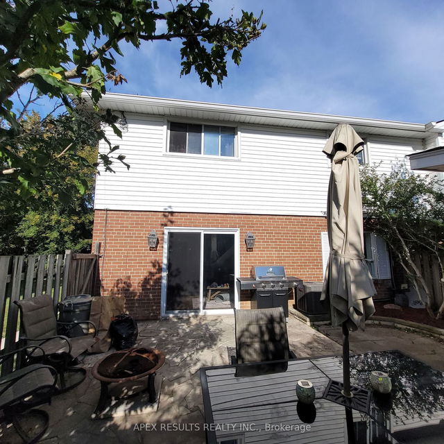 3 - 483 Claridge Road