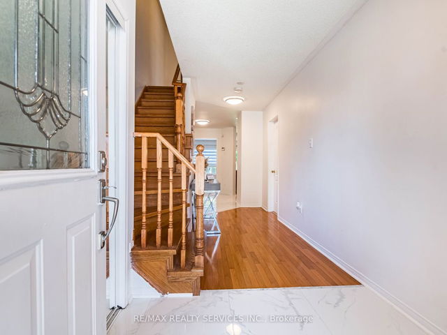28 Plum Hollow Court