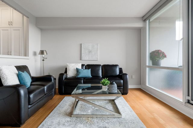 713 - 250 Scarlett Road