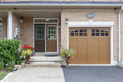 2066 Barnboard Hollow, Oakville, Ontario image-0-1