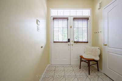 2066 Barnboard Hollow, Oakville, Ontario image-0-2