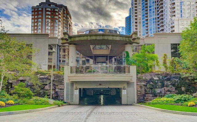 1032 - 3888 Duke Of York Boulevard